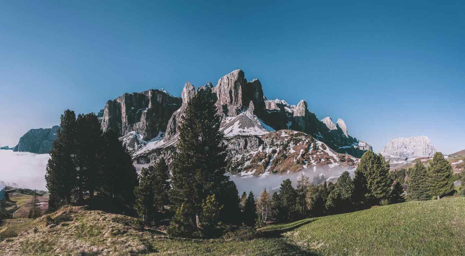 dolomites-mountains-view dolomites-mountains-view