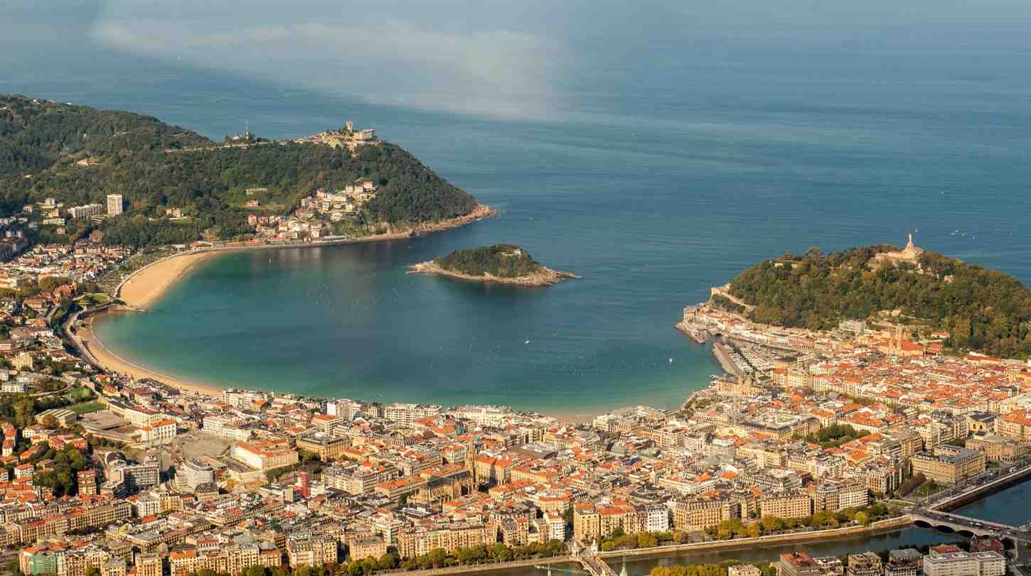 san-sebastian-coastal-view san-sebastian-coastal-view